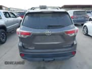 ✅ 2015 Toyota Highlander Limited • VIN: 5TDDKRFH2FS087726 • Lot: 43404100. Listed on IAAI with 184,303 mi. Free auction sales archive from the USA and detailed vehicle history report at DreamBid. Image 16.