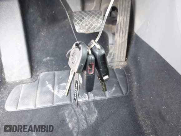 ✅ 2008 Volkswagen Rabbit S • VIN: WVWDB71K98W167258 • Lot: 42744086. Listed on IAAI with 155,783 mi. Free auction sales archive from the USA and detailed vehicle history report at DreamBid. Image 11.