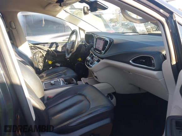 ✅ 2021 Chrysler Pacifica Hybrid Touring L • VIN: 2C4RC1L72MR594048 • Lot: 43772581. Listed on IAAI with 115,553 mi. Free auction sales archive from the USA and detailed vehicle history report at DreamBid. Image 5.