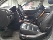 ✅ 2003 Volkswagen Passat GLX • VIN: WVWYH63B13E151741 • Lot: 46726265. Wystawiony na Copart z przebiegiem 156 923 mil. Bezpłatny archiwum sprzedaży aukcyjnych z USA i szczegółowy raport historii pojazdu na DreamBid. Zdjęcie 7.