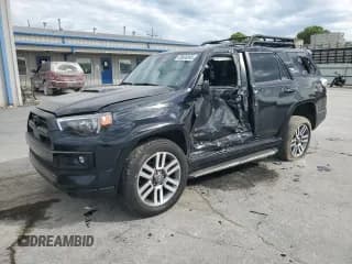 ✅ 2022 Toyota 4Runner TRD Sport • VIN: JTESU5JR8N6053133 • Lot: 85690345. Wystawiony na Copart z przebiegiem 37 483 mil. Bezpłatny archiwum sprzedaży aukcyjnych z USA i szczegółowy raport historii pojazdu na DreamBid. Zdjęcie 1.