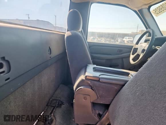 2006 GMC Sierra 1500 Work Truck с VIN 1GTEC14X26Z103631, выставлен на аукционе Copart как лот 71089925 с пробегом 267 173 миль миль и Списание • Salvage title. История ставок и продаж доступна на DreamBid. Изображение 10.