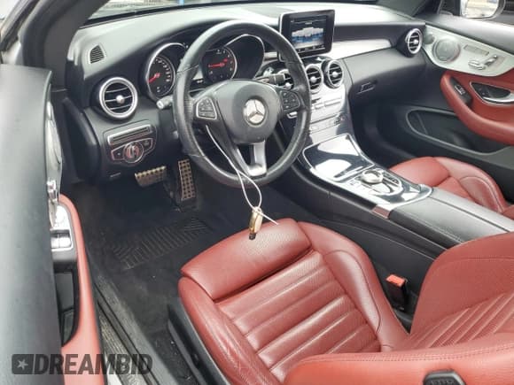 ✅ 2018 Mercedes-Benz C 300 • VIN: WDDWJ4KB6JF676292 • Lot: 62071375. Wystawiony na Copart z przebiegiem 89 615 mil. Bezpłatny archiwum sprzedaży aukcyjnych z USA i szczegółowy raport historii pojazdu na DreamBid. Zdjęcie 8.