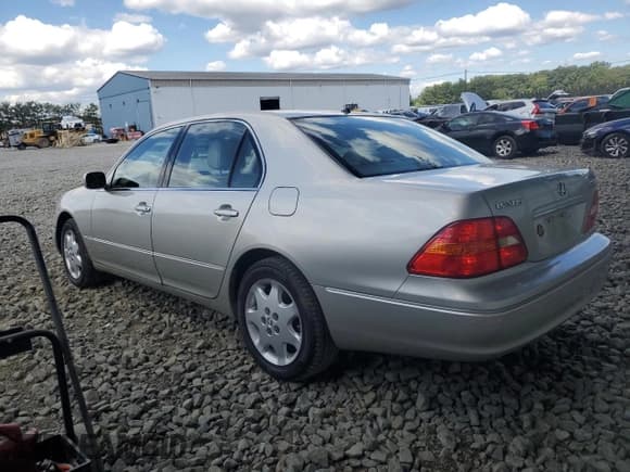 ✅ 2001 Lexus LS 430 • VIN: JTHBN30F910041937 • Lot: 70424525. Wystawiony na Copart z przebiegiem 137 905 mil. Bezpłatny archiwum sprzedaży aukcyjnych z USA i szczegółowy raport historii pojazdu na DreamBid. Zdjęcie 2.
