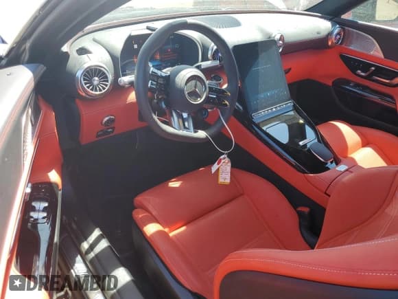 ✅ 2023 Mercedes-Benz SL 43 AMG • VIN: W1KVK5AB7PF019994 • Lot: 68084334. Wystawiony na Copart z przebiegiem 4 503 mil. Bezpłatny archiwum sprzedaży aukcyjnych z USA i szczegółowy raport historii pojazdu na DreamBid. Zdjęcie 8.