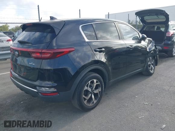 ✅ 2020 Kia Sportage LX • VIN: KNDPM3AC5L7676825 • Lot: 43364217. Wystawiony na IAAI z przebiegiem 69 325 mil. Bezpłatny archiwum sprzedaży aukcyjnych z USA i szczegółowy raport historii pojazdu na DreamBid. Zdjęcie 4.