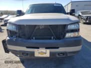 ✅ 2006 Chevrolet Silverado 2500HD LT2 • VIN: 1GCHK23D46F200540 • Lot: 47072885. Wystawiony na Copart z przebiegiem 160 542 mil. Bezpłatny archiwum sprzedaży aukcyjnych z USA i szczegółowy raport historii pojazdu na DreamBid. Zdjęcie 5.