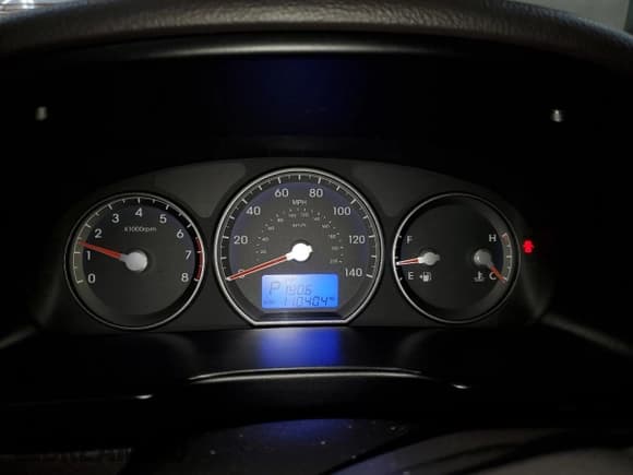 ✅ 2012 Hyundai Santa Fe Limited • VIN: 5XYZK3AB7CG162404 • Lot: 41693945. Listed on Copart with 110,404 mi. Free auction sales archive from the USA and detailed vehicle history report at DreamBid. Image 9.