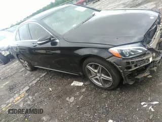 ✅ 2015 Mercedes-Benz C 300 • VIN: 55SWF4KB3FU029807 • Lot: 36368970. Wystawiony na IAAI z przebiegiem 75 146 mil. Bezpłatny archiwum sprzedaży aukcyjnych z USA i szczegółowy raport historii pojazdu na DreamBid. Zdjęcie 1.