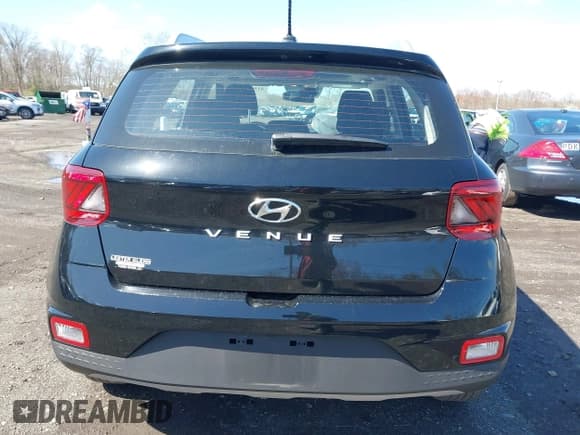 ✅ 2023 Hyundai Venue Limited • VIN: KMHRC8A38PU273935 • Lot: 41966215. Listed on IAAI with 8,918 mi. Free auction sales archive from the USA and detailed vehicle history report at DreamBid. Image 16.