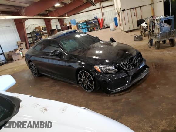 ✅ 2018 Mercedes-Benz C 43 AMG • VIN: WDDWJ6EBXJF741880 • Lot: 85888005. Wystawiony na Copart z przebiegiem 72 576 mil. Bezpłatny archiwum sprzedaży aukcyjnych z USA i szczegółowy raport historii pojazdu na DreamBid. Zdjęcie 4.