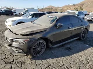 2021 Mercedes-Benz CLA 250 z VIN W1K5J4GB9MN154805, wystawiony jako Copart lot #70897695 z przebiegiem 18 285 mil mil oraz Czysty tytuł • Clean title. Historia ofert i sprzedaży dostępna na DreamBid. Obrazek 1.