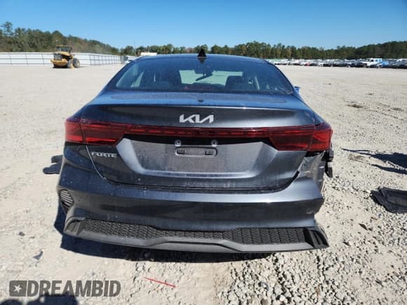 ✅ 2024 Kia Forte LXS • VIN: 3KPF24AD9RE740521 • Lot: 89515125. Wystawiony na Copart z przebiegiem 41 869 mil. Bezpłatny archiwum sprzedaży aukcyjnych z USA i szczegółowy raport historii pojazdu na DreamBid. Zdjęcie 6.