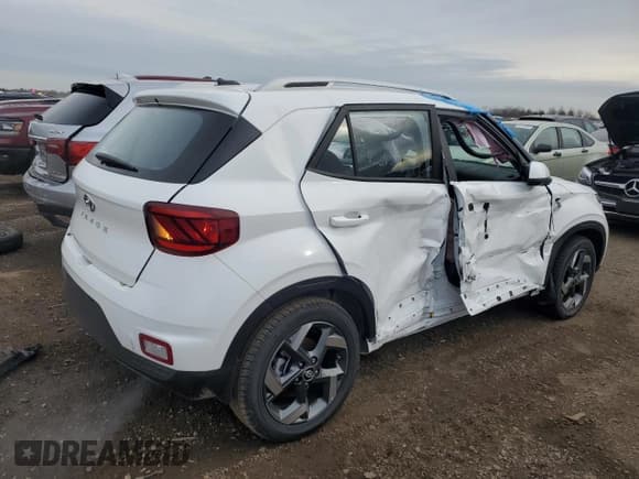 ✅ 2024 Hyundai Venue SEL • VIN: KMHRC8A34RU327797 • Lot: 77614704. Listed on Copart with 1,155 mi. Free auction sales archive from the USA and detailed vehicle history report at DreamBid. Image 3.