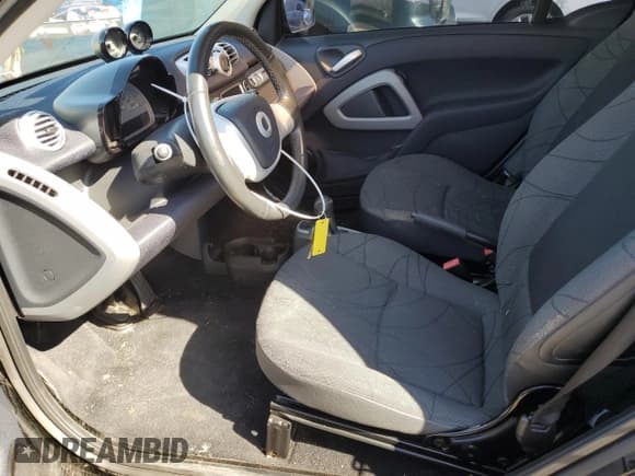 ✅ 2016 Smart fortwo Passion • VIN: WMEEJ9AA8GK844673 • Lot: 69112604. Wystawiony na Copart z przebiegiem 29 258 mil. Bezpłatny archiwum sprzedaży aukcyjnych z USA i szczegółowy raport historii pojazdu na DreamBid. Zdjęcie 7.