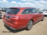 ✅ 2019 Mercedes-Benz E 450 • VIN: WDDZH6JB7KA592759 • Лот: 68437425. Опубликован ранее на Copart с пробегом 72 101 миль. Бесплатный доступ к архиву аукционных продаж из США и подробный отчёт об истории автомобиля на DreamBid. Изображение 3.