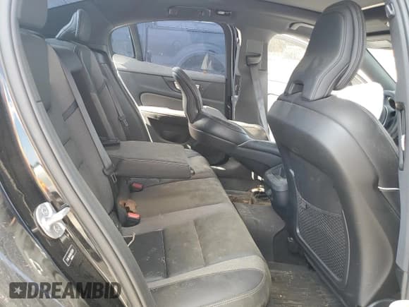 ✅ 2024 Volvo S60 Plus Black Edition • VIN: 7JRL12TH3RG315291 • Lot: 93567195. Wystawiony na Copart z przebiegiem Nie podano. Bezpłatny archiwum sprzedaży aukcyjnych z USA i szczegółowy raport historii pojazdu na DreamBid. Zdjęcie 10.