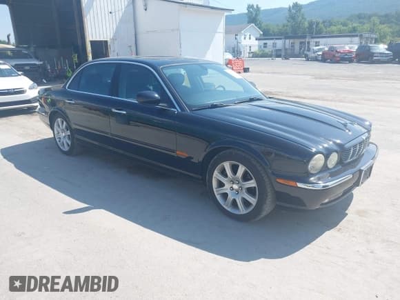 ✅ 2005 Jaguar XJ 8 LWB • VIN: SAJWA79C35SG40989 • Lot: 42971860. Listed on IAAI with 121,755 mi. Free auction sales archive from the USA and detailed vehicle history report at DreamBid. Image 1.