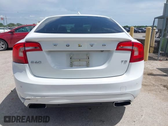 ✅ 2015 Volvo S60 T5 Drive-E Platinum • VIN: YV126MFM1F1340702 • Lot: 42645637. Listed on IAAI with 84,106 mi. Free auction sales archive from the USA and detailed vehicle history report at DreamBid. Image 16.
