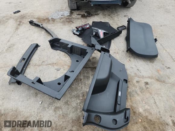 ✅ 2025 Chevrolet Equinox FWD LT • VIN: 3GNAXHEG4SL259320 • Lot: 63483115. Wystawiony na Copart z przebiegiem 14 402 mil. Bezpłatny archiwum sprzedaży aukcyjnych z USA i szczegółowy raport historii pojazdu na DreamBid. Zdjęcie 13.