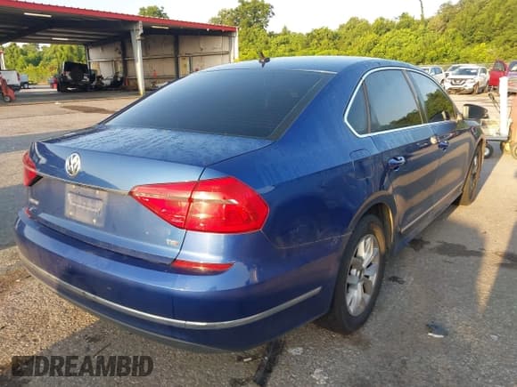 ✅ 2016 Volkswagen Passat S • VIN: 1VWAS7A3XGC046778 • Лот: 42431146. Опубликован ранее на IAAI с пробегом 136 178 миль. Бесплатный доступ к архиву аукционных продаж из США и подробный отчёт об истории автомобиля на DreamBid. Изображение 4.