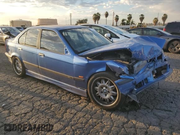 ✅ 1998 BMW M3 • VIN: WBSCD0322WEE14029 • Лот: 89507135. Опубликован ранее на Copart с пробегом 106 585 миль. Бесплатный доступ к архиву аукционных продаж из США и подробный отчёт об истории автомобиля на DreamBid. Изображение 4.