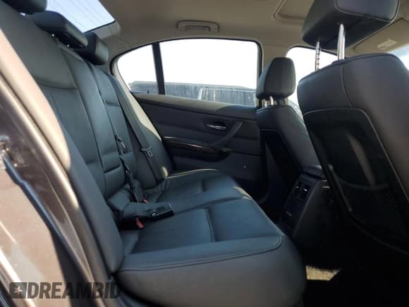 ✅ 2008 BMW 3 Series 328xi • VIN: WBAVC73558KP38323 • Lot: 66670755. Listed on Copart with 138,075 mi. Free auction sales archive from the USA and detailed vehicle history report at DreamBid. Image 10.