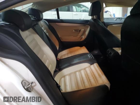 ✅ 2009 Volkswagen CC 4Motion • VIN: WVWGU73C29E550270 • Lot: 56929955. Wystawiony na Copart z przebiegiem 117 805 mil. Bezpłatny archiwum sprzedaży aukcyjnych z USA i szczegółowy raport historii pojazdu na DreamBid. Zdjęcie 10.