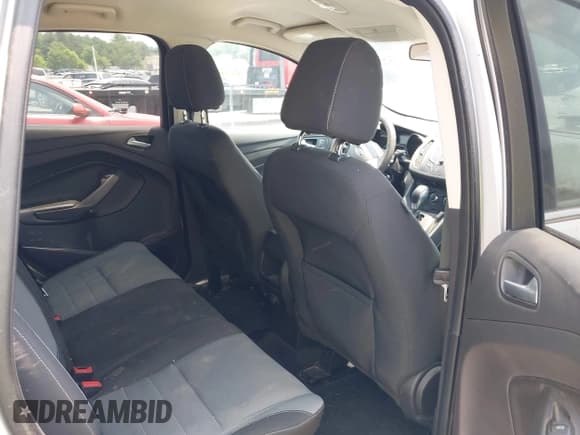 ✅ 2013 Ford Escape SE • VIN: 1FMCU9GX2DUC08450 • Lot: 42414210. Wystawiony na IAAI z przebiegiem 173 924 mil. Bezpłatny archiwum sprzedaży aukcyjnych z USA i szczegółowy raport historii pojazdu na DreamBid. Zdjęcie 8.