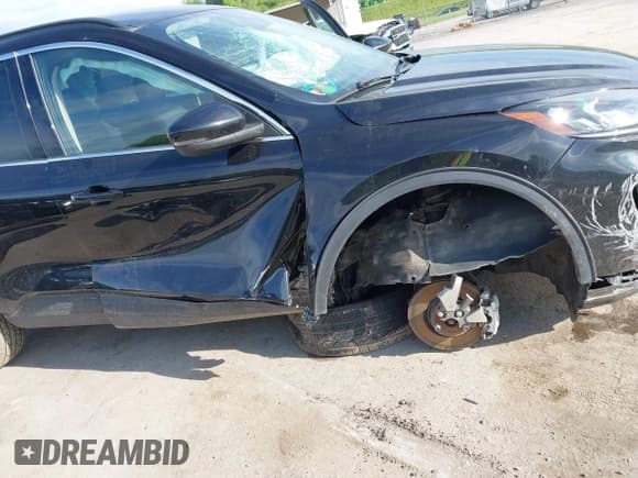 ✅ 2020 Ford Escape Titanium • VIN: 1FMCU9J96LUA72557 • Lot: 42204154. Listed on IAAI with 100 mi. Free auction sales archive from the USA and detailed vehicle history report at DreamBid. Image 6.