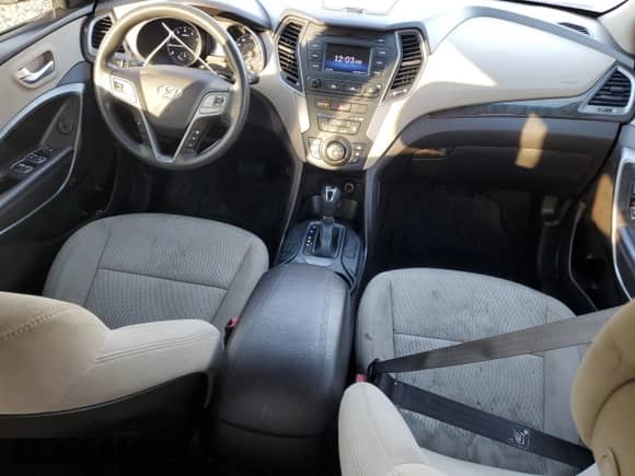 ✅ 2017 Hyundai Santa Fe 2.4L • VIN: 5XYZTDLBXHG408479 • Lot: 91630125. Wystawiony na Copart z przebiegiem 124 605 mil mil. Skorzystaj z bezpłatnego archiwum sprzedaży aukcyjnych z USA i zobacz szczegółowy raport historii pojazdu na DreamBid. Zdjęcie 8.