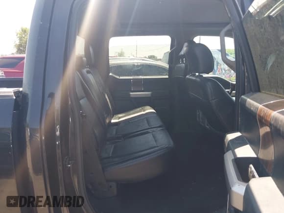 ✅ 2015 Ford F-150 XLT • VIN: 1FTEW1EG0FKE04414 • Lot: 42904361. Wystawiony na IAAI z przebiegiem 174 995 mil. Bezpłatny archiwum sprzedaży aukcyjnych z USA i szczegółowy raport historii pojazdu na DreamBid. Zdjęcie 8.