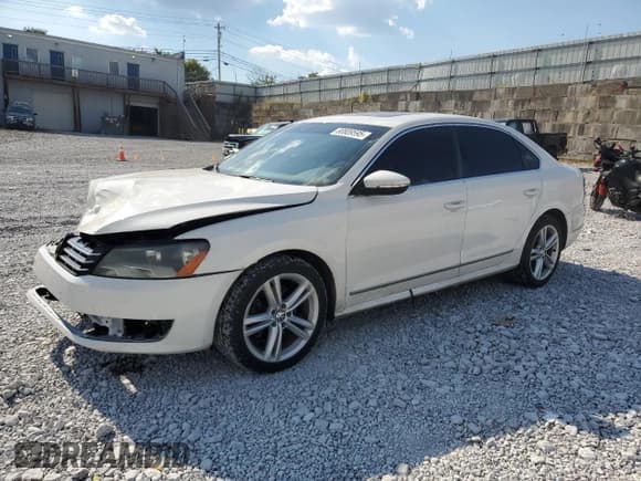 ✅ 2012 Volkswagen Passat SEL Premium • VIN: 1VWCN7A38CC016530 • Лот: 80809595. Опубликован ранее на Copart с пробегом 189 118 миль. Бесплатный доступ к архиву аукционных продаж из США и подробный отчёт об истории автомобиля на DreamBid. Изображение 1.
