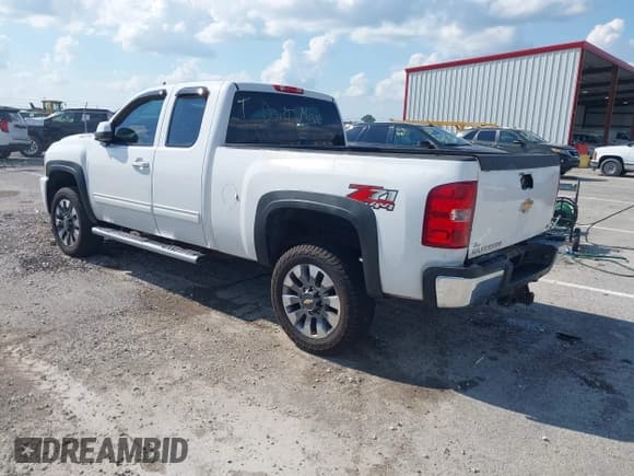 ✅ 2013 Chevrolet Silverado 3500HD Work Truck • VIN: 1GC2KYEG8DZ181745 • Lot: 42968414. Listed on IAAI with 421,104 mi. Free auction sales archive from the USA and detailed vehicle history report at DreamBid. Image 3.