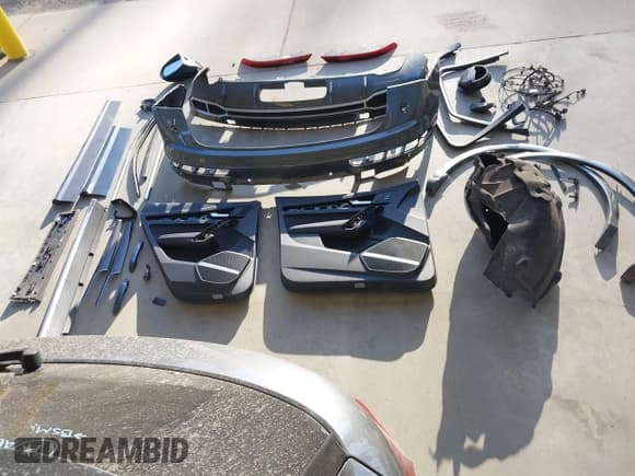 ✅ 2018 Audi SQ5 Premium Plus • VIN: WA1A4AFY1J2144233 • Lot: 43209974. Wystawiony na IAAI z przebiegiem 84 814 mil. Bezpłatny archiwum sprzedaży aukcyjnych z USA i szczegółowy raport historii pojazdu na DreamBid. Zdjęcie 12.