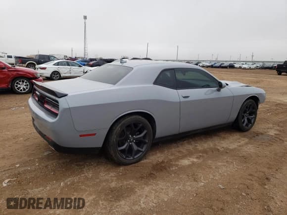 ✅ 2020 Dodge Challenger SXT • VIN: 2C3CDZAG8LH236126 • Lot: 39591294. Wystawiony na Copart z przebiegiem 38 645 mil. Bezpłatny archiwum sprzedaży aukcyjnych z USA i szczegółowy raport historii pojazdu na DreamBid. Zdjęcie 3.