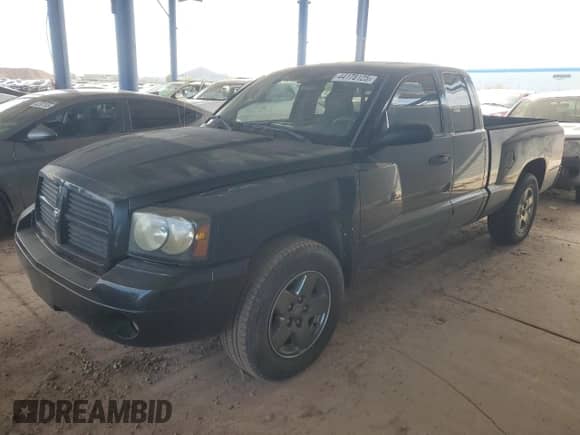 2006 Dodge Dakota SLT z VIN 1D7HE42NX6S666404, wystawiony jako Copart lot #44178125 z przebiegiem 125 891 mil mil oraz Czysty tytuł • Clean title. Historia ofert i sprzedaży dostępna na DreamBid. Obrazek 1.