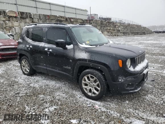 ✅ 2016 Jeep Renegade Latitude • VIN: ZACCJABT9GPD78104 • Lot: 91870885. Wystawiony na Copart z przebiegiem 85 114 mil. Bezpłatny archiwum sprzedaży aukcyjnych z USA i szczegółowy raport historii pojazdu na DreamBid. Zdjęcie 4.