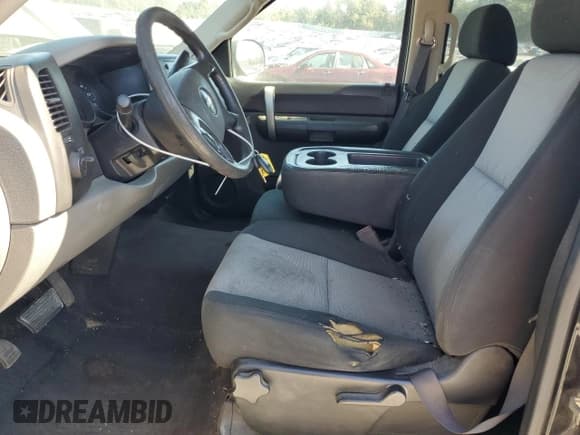 ✅ 2009 Chevrolet Silverado 1500 LS • VIN: 3GCEC13C79G256959 • Lot: 82716775. Listed on Copart with 348,111 mi. Free auction sales archive from the USA and detailed vehicle history report at DreamBid. Image 7.