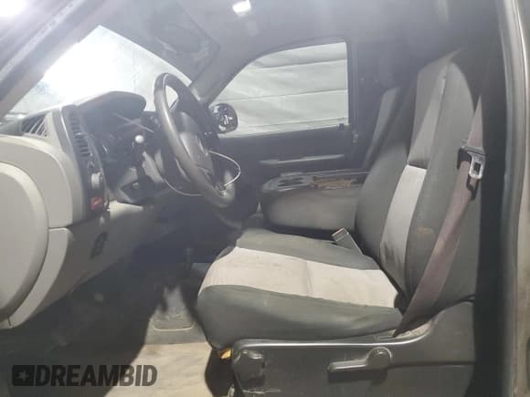 ✅ 2009 Chevrolet Silverado 2500HD Work Truck • VIN: 1GCHK44K29E124710 • Лот: 67532425. Опубликован ранее на Copart с пробегом 191 140 миль. Бесплатный доступ к архиву аукционных продаж из США и подробный отчёт об истории автомобиля на DreamBid. Изображение 7.