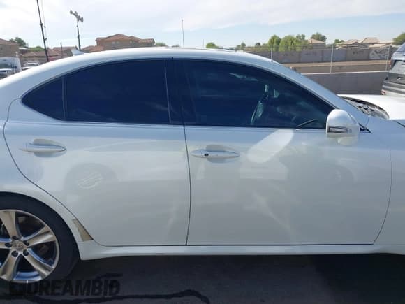 ✅ 2013 Lexus IS 250 • VIN: JTHBF5C24D5188448 • Lot: 43661325. Wystawiony na IAAI z przebiegiem 228 045 mil. Bezpłatny archiwum sprzedaży aukcyjnych z USA i szczegółowy raport historii pojazdu na DreamBid. Zdjęcie 13.
