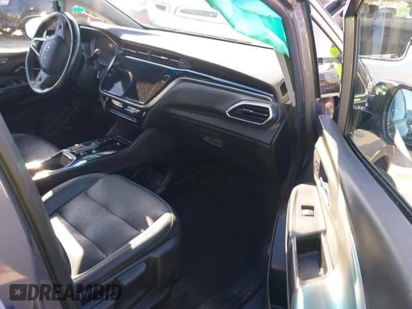 ✅ 2022 Chevrolet Bolt EV 2LT • VIN: 1G1FX6S00N4104339 • Lot: 41762459. Wystawiony na IAAI z przebiegiem 52 966 mil. Bezpłatny archiwum sprzedaży aukcyjnych z USA i szczegółowy raport historii pojazdu na DreamBid. Zdjęcie 5.