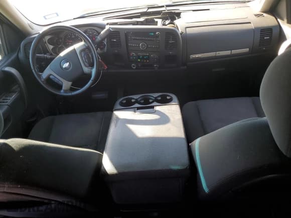 ✅ 2010 Chevrolet Silverado 1500 LT • VIN: 3GCRCSE04AG143288 • Lot: 85569985. Wystawiony na Copart z przebiegiem 151 357 mil. Bezpłatny archiwum sprzedaży aukcyjnych z USA i szczegółowy raport historii pojazdu na DreamBid. Zdjęcie 8.