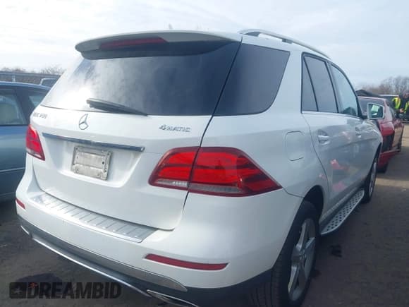 ✅ 2016 Mercedes-Benz GLE 350 • VIN: 4JGDA5HB4GA693138 • Lot: 43735650. Listed on IAAI with 158,247 mi. Free auction sales archive from the USA and detailed vehicle history report at DreamBid. Image 4.