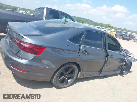 ✅ 2020 Volkswagen Jetta S • VIN: 3VWCB7BU4LM051600 • Lot: 42901391. Listed on IAAI with 116,341 mi. Free auction sales archive from the USA and detailed vehicle history report at DreamBid. Image 13.