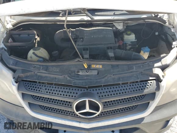 ✅ 2014 Mercedes-Benz Sprinter Cargo • VIN: WD3PE8CC4E5868012 • Лот: 52809965. Опубликован ранее на Copart с пробегом 194 006 миль. Бесплатный доступ к архиву аукционных продаж из США и подробный отчёт об истории автомобиля на DreamBid. Изображение 13.
