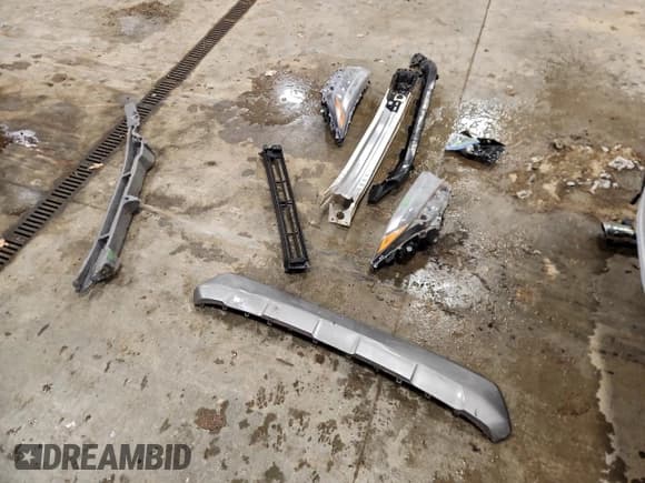 ✅ 2022 Toyota RAV4 Hybrid XSE • VIN: 4T3E6RFV8NU075902 • Lot: 94499965. Wystawiony na Copart z przebiegiem 13 209 mil. Bezpłatny archiwum sprzedaży aukcyjnych z USA i szczegółowy raport historii pojazdu na DreamBid. Zdjęcie 13.