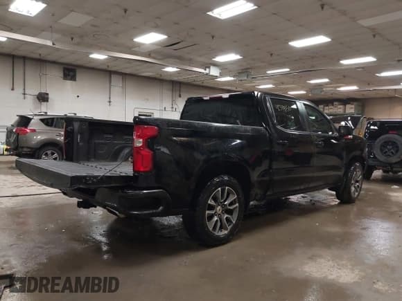 ✅ 2021 Chevrolet Silverado 1500 RST • VIN: 1GCUYEED8MZ434820 • Lot: 42314650. Wystawiony na IAAI z przebiegiem Nie podano. Bezpłatny archiwum sprzedaży aukcyjnych z USA i szczegółowy raport historii pojazdu na DreamBid. Zdjęcie 4.