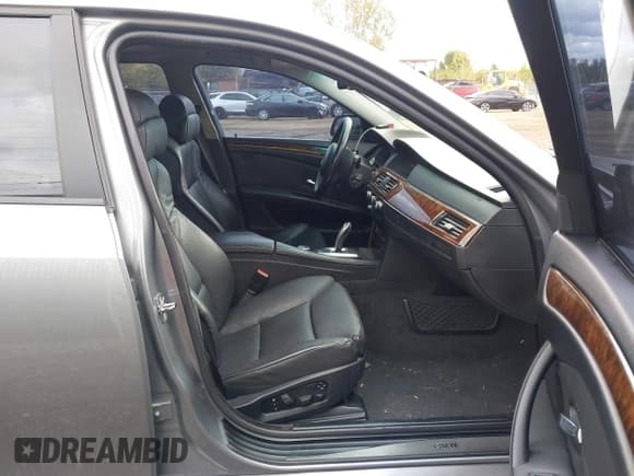 ✅ 2008 BMW 5 Series 535i • VIN: WBANW13588CN56503 • Lot: 43513526. Wystawiony na IAAI z przebiegiem 175 424 mil. Bezpłatny archiwum sprzedaży aukcyjnych z USA i szczegółowy raport historii pojazdu na DreamBid. Zdjęcie 5.