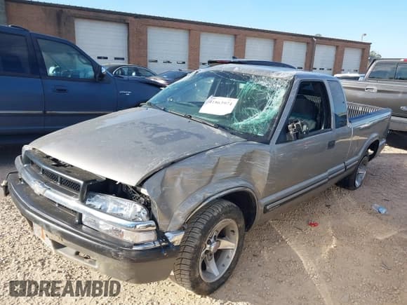 ✅ 2001 Chevrolet S-10 LS • VIN: 1GCCS19W618108372 • Лот: 41863974. Опубликован ранее на IAAI с пробегом 72 554 миль. Бесплатный доступ к архиву аукционных продаж из США и подробный отчёт об истории автомобиля на DreamBid. Изображение 2.